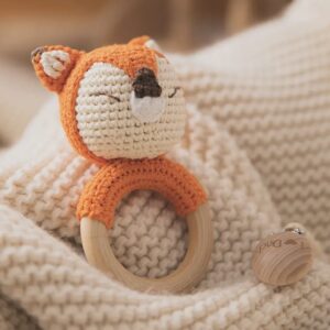 جغجغه حیوانی قلاب‌بافی‌شده طرح روباه کارتونی