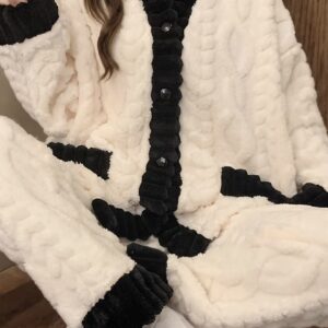 لباس راحتی زنانه لاکی از جنس مخمل مرجانی،