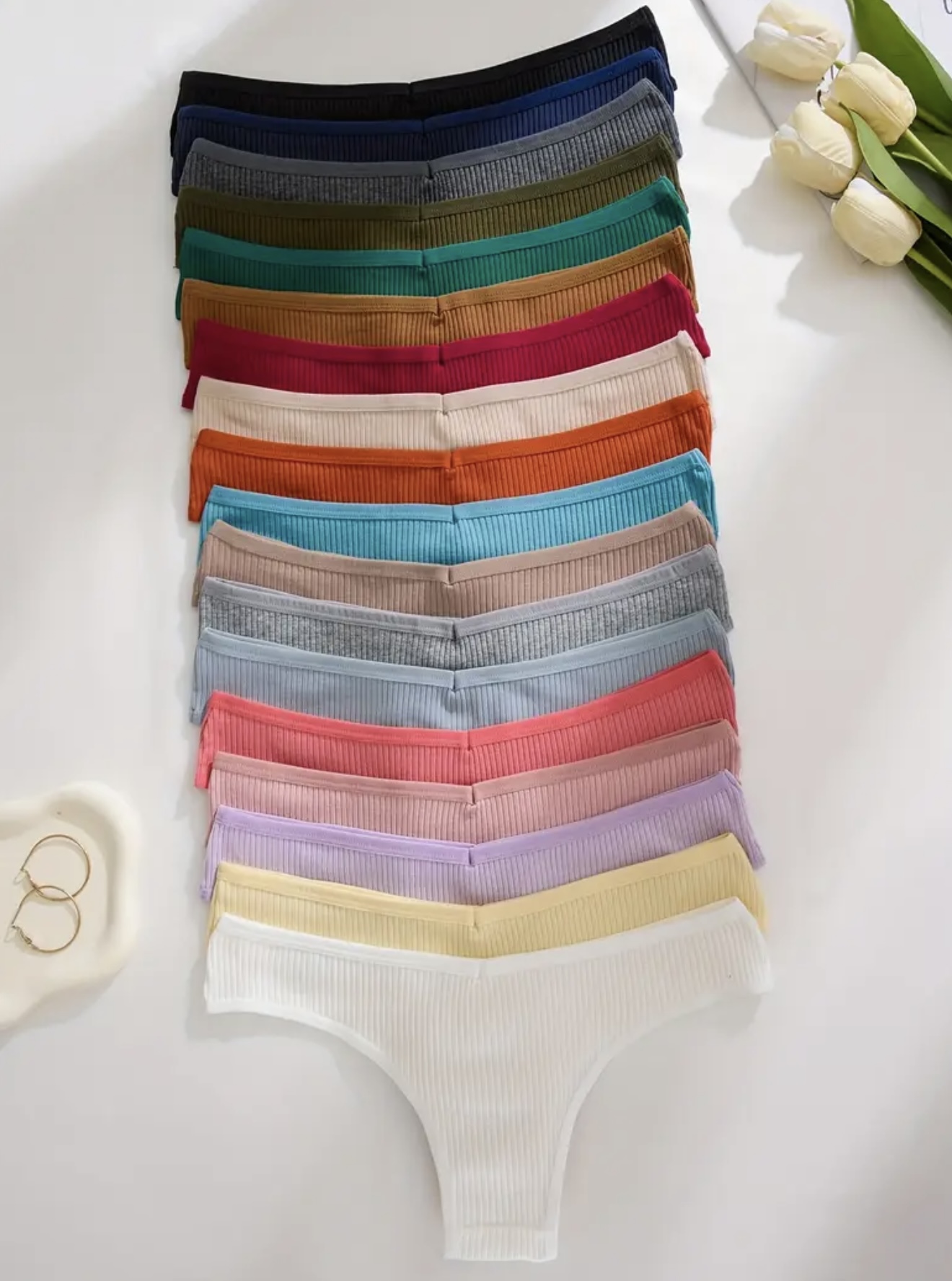 ست ۱۸ عددی شورت زنانه ساده و شیک با رنگهای یکدست - Image 3