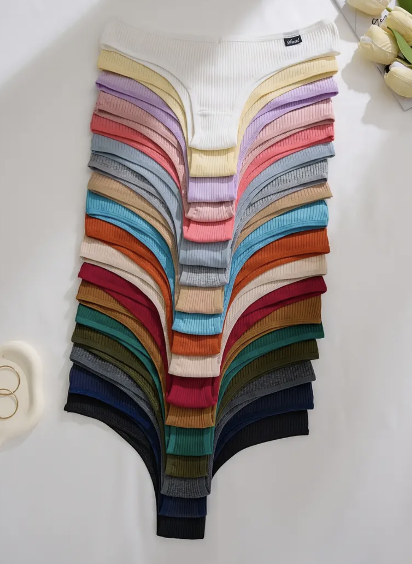 ست ۱۸ عددی شورت زنانه ساده و شیک با رنگهای یکدست