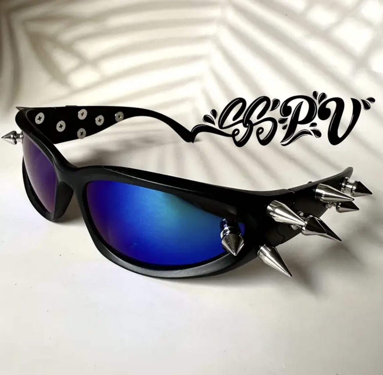 عینک سبک سایبرپانک و آیندهنگر با میخهای فلزی طلایی سنگین - Image 9