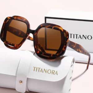 عینک با الهام از سبک وینتیج، دارای لولاهای فلزی و فریم قرمز، با طراحی هنری و لنزهای PC