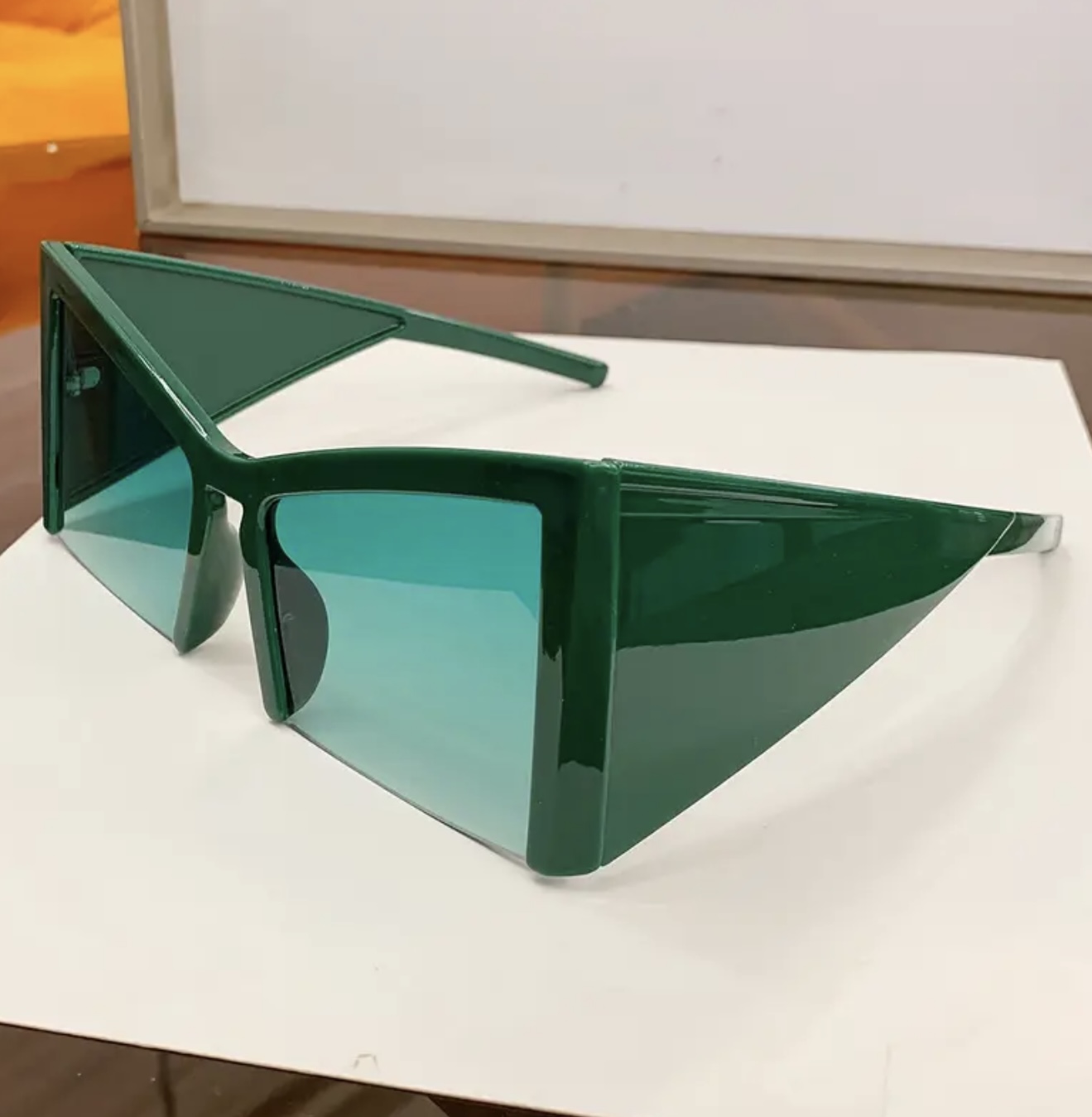 عینک فشن نیمفریم با الهام از سبک Y2K - Image 8