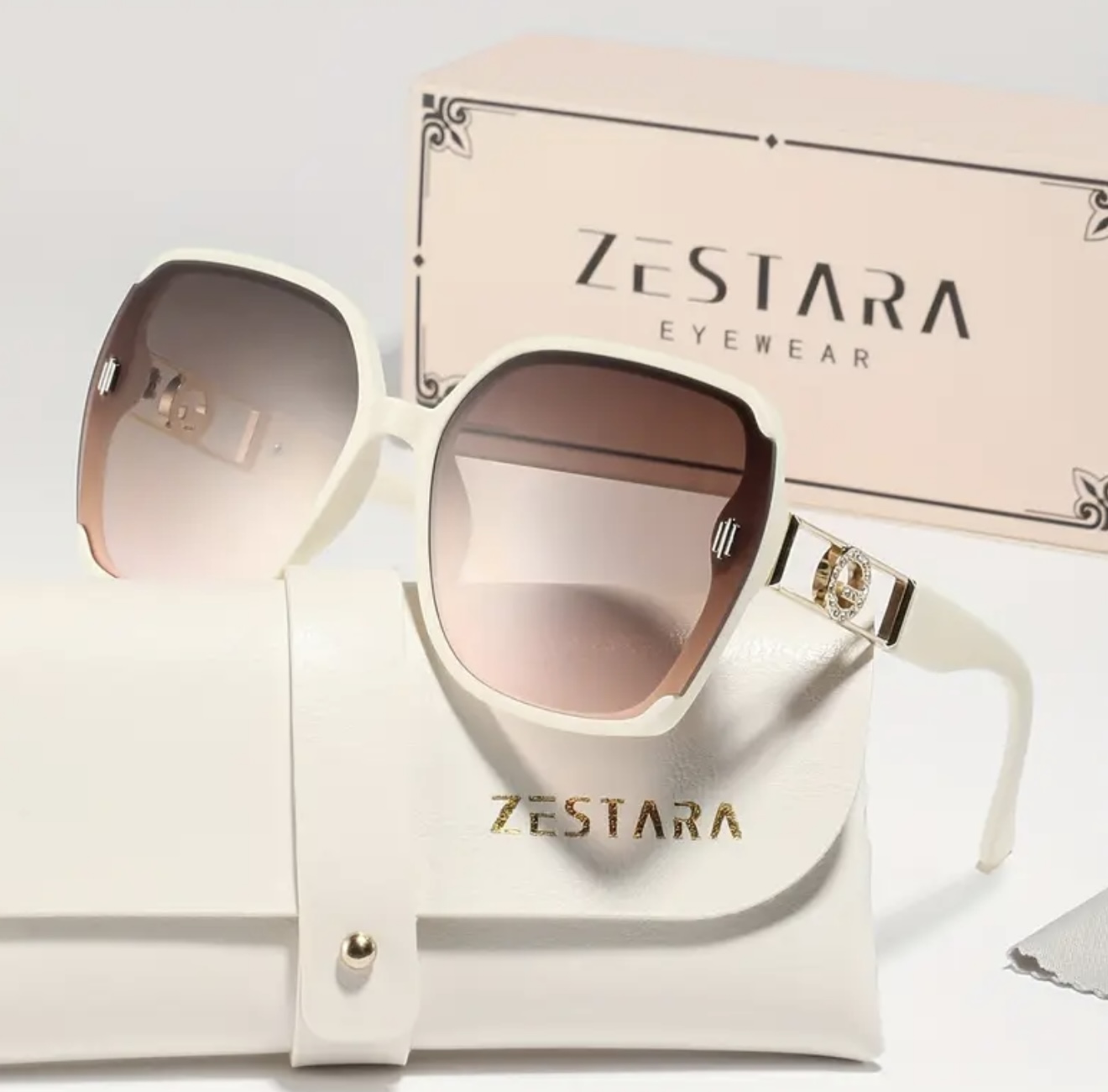 عینک با فریم مربعی و تزئینات نگین