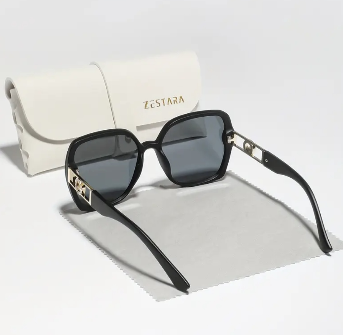 عینک با فریم مربعی و تزئینات نگین - Image 6