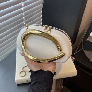 کیف دستی زنانه با دسته فلزی رترو و بند زنجیری