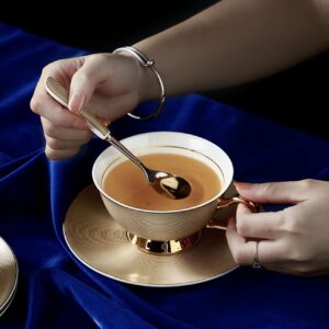 ست ۳ تکه فنجان نعلبکی و قاشق  با طراحی لوکس طلایی