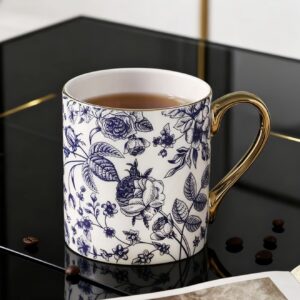 ماگ وینتیج با طرح گل‌های شیک و لبه طلایی