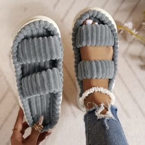 صندل زنانه پشمی، کف نرم و پشمی