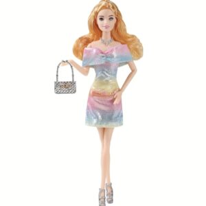 عروسک دخترانه با لباس شیک و بامزه شامل لباس، گردنبند و کفش و سایر لوازم جانبی