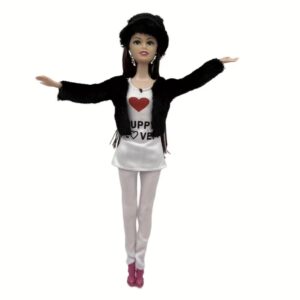 عروسک‌های مد با لباس‌های شیک زمستانی