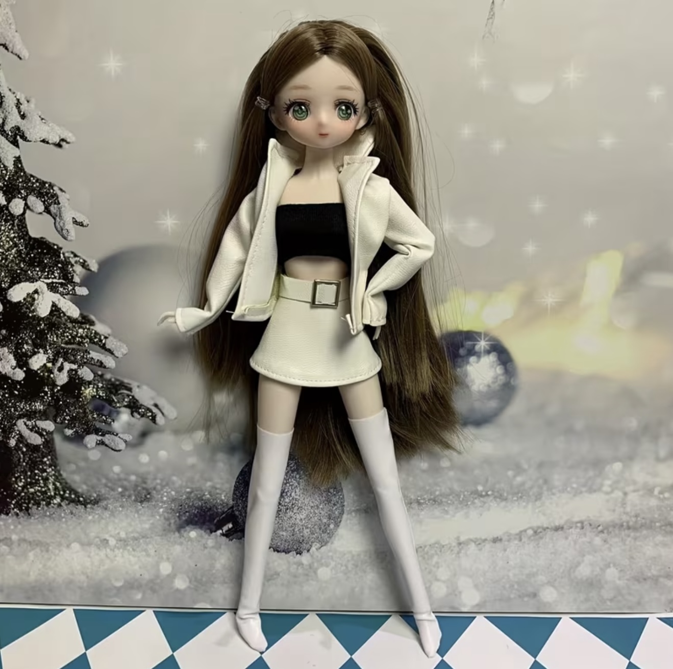 عروسک مد شیک و جذاب با کت چرمی الهام گرفته از انیمه با مفاصل قابل انعطاف، یک فیگور کلکسیونی بامزه و کیوت