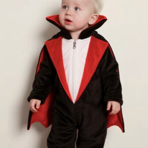 لباس یکسره خون‌آشام مشکی و قرمز با شنل،