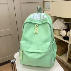 کوله‌پشتی زنانه شیک سبک، با بندهای قابل تنظیم و طراحی تاشو