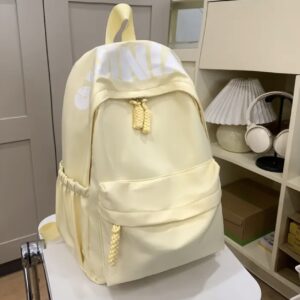 کوله‌پشتی زنانه شیک سبک، با بندهای قابل تنظیم و طراحی تاشو