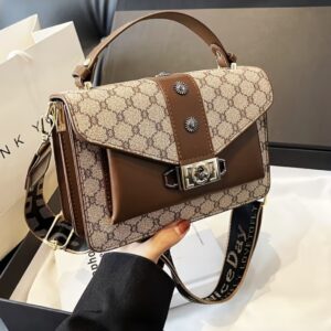 کیف تک‌شانه زنانه، با طرح هندسی خاکستری