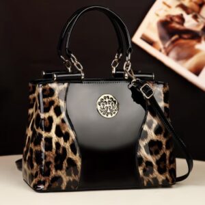 کیف زنانه شانه‌ای ترندی با طرح پلنگی