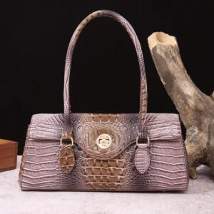 کیف زنانه لوکس  از طرح پوست کروکودیل با قفل پیچشی