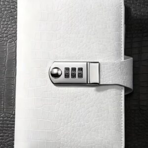 دفتر A5 / A6دارای جلد چرمی PU لوکس با طرح پوست کروکودیل و قفل رمزدار