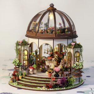 خانه مینیاتوری باغی چوبی به‌همراه مبلمان