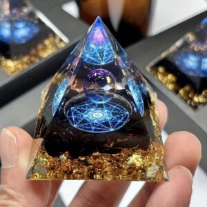 هرم ارگُن دستی ساخته‌شده با تراشه‌های طبیعی آبسیدین  دست‌ساز