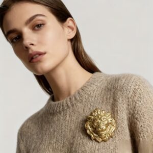 سنجاق سینه سر شیر قدرتمند و باشکوه