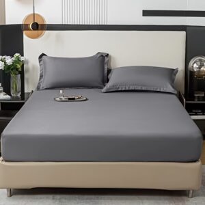 ست ملحفه کش‌دوز ۳ تکه،شامل ۱ عدد ملحفه کش‌دار و ۲ عدد روبالشی، از پارچه نرم و لطیف، قابل شست‌وشو با ماشین لباسشویی، با پوشش ۳۶۰ درجه و فیت کامل روی تشک