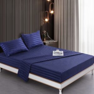 ست ملحفه ساتن راه‌راه ۳ یا ۴ تکه. شامل ۱ عدد ملحفه ساده، ۱ عدد ملحفه کش‌دار و ۱ یا ۲ عدد روبالشی (بدون بالش داخلی)