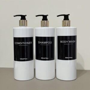 ست (جا شامپو) برای شامپو، نرم‌کننده و شامپو بدن، شامل سه بطری قابل پر شدن ۵۰۰ میلی‌لیتری