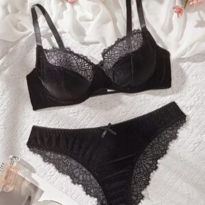 ست ۲ تکه سوتین و شورت با حاشیه توری مخملی