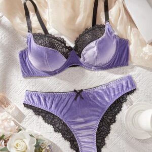 ست ۲ تکه سوتین و شورت با حاشیه توری مخملی