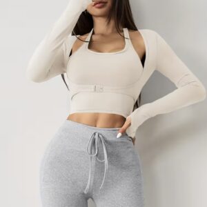 بلوز آستین بلند با طراحی یقه خاص، فیت اسلیم، دارای پد سینه یکپارچه بدون درز