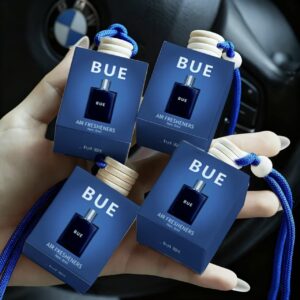 ‎ ست ۴ عددی خوشبوکننده با رایحه شاداب و تمیز در ابتدا، با ته‌مایه چوبی و گرم