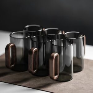 ست ۶ عددی لیوان‌، ساخته شده از شیشه بوروسیلیکات مقاوم در برابر حرارت بالا، دارای دسته چوبی