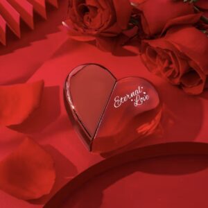 عطر زنانه با ماندگاری طولانی  رایحه: تازه و رمانتیک