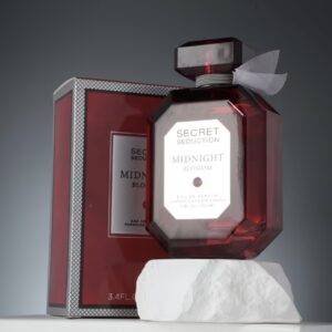 عطر زنانه با رایحه میوه‌ای و گل‌دار