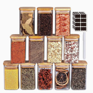 ست ۱۲ عددی شیشه ادویه ۳۰۰ میلی‌لیتری با درب بامبو هوا‌بند و برچسب‌ها، مناسب برای نگهداری غذا، غلات، ادویه‌ها، چای، قهوه، آرد و دانه‌ها