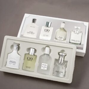 ست  ۴ عددی عطر مردانه – ۴ بطری ۳۰ میلی‌لیتری   با چهار رایحه تازه گلی چوبی، گرم ادویه‌ای چوبی، تازه میوه‌ای ملایم، مرکباتی ادویه‌ای مردانه