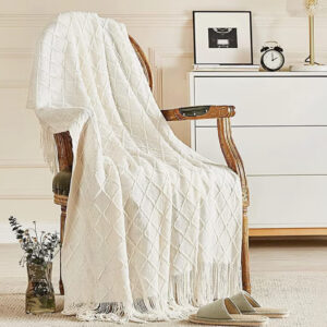 شال مبل و تخت بافتنی، سبک و نرم (۱۳۰×۱۷۰ سانتی‌متر، رنگ کرم روشن)