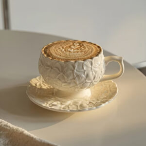 ست فنجان و نعلبکی قهوه هایبال به رنگ کرم با سبک وینتیج فرانسوی