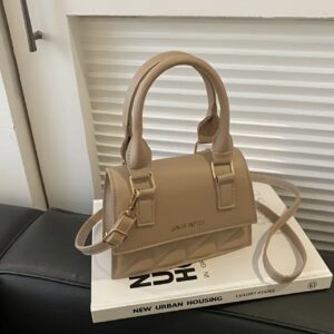 کیف کراسبادی زنانه به سبک رترو و فشن